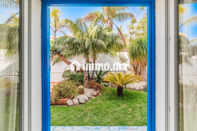 villa-plain-pied-397-m2-a-vendre-big-2