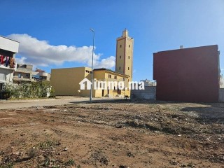 lot-terrain-angle-de-255-m2-en-face-de-mosquee