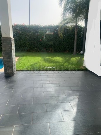 superbe-villa-a-louer-a-ville-verte-4-pieces-confortables-bien-meuble-big-4
