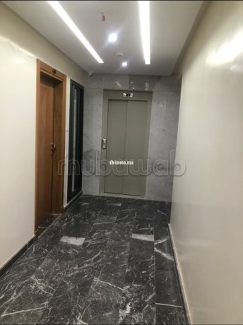 bureaux-en-vente-a-gueliz-superficie-88-m2-prestation-de-conciergerie-air-conditionne-big-1