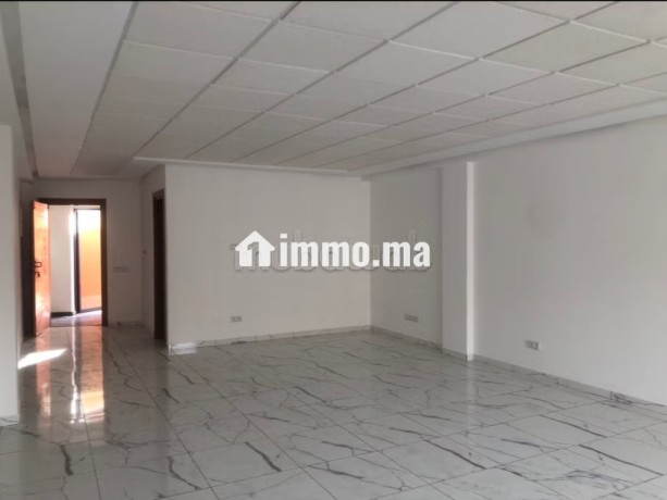 bureaux-en-vente-a-gueliz-superficie-88-m2-prestation-de-conciergerie-air-conditionne-big-2