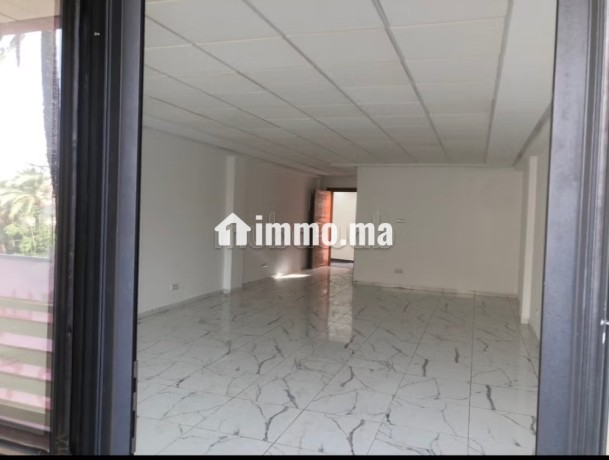 bureaux-en-vente-a-gueliz-superficie-88-m2-prestation-de-conciergerie-air-conditionne-big-4