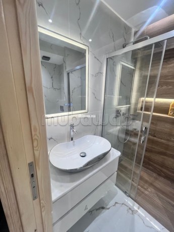 location-dun-appartement-a-mozart-surface-de-100-m2-avec-ascenseur-et-espace-vert-big-3