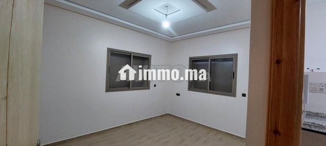 شقة سفلية واجهتين - Location Immobilier - Youssoufia - photo 4