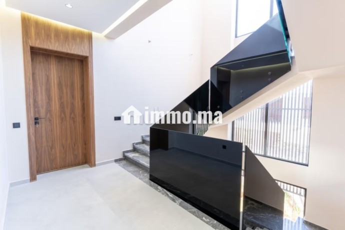 villa-prestigieuse-a-agdal-emplacement-dexception-big-16