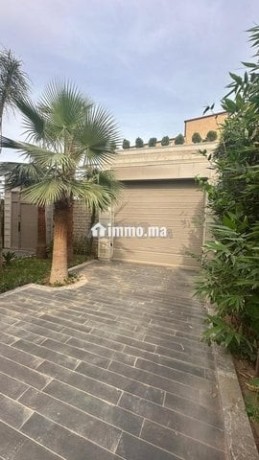 a-vendre-villa-moderne-avec-piscine-big-2