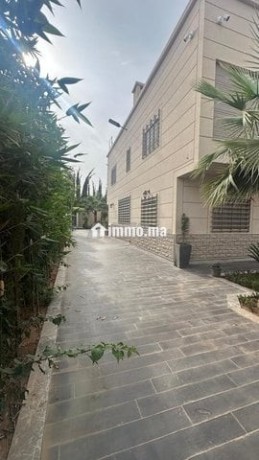 a-vendre-villa-moderne-avec-piscine-big-4