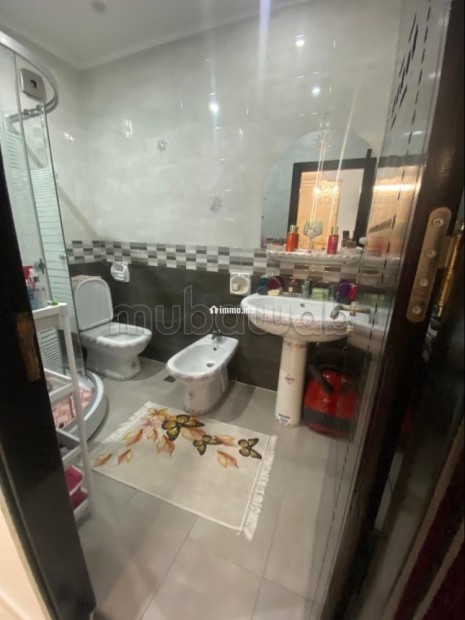 Appartement à vendre à Martil. Superficie 65 m². Salon traditionnel marocain, résidence sécurisée - Vente Immobilier - Martil - photo 6