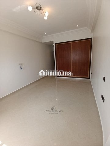 Appartement Bien Ensoleillé et Fraîchement Rénové - Location Immobilier - Casablanca - photo 3