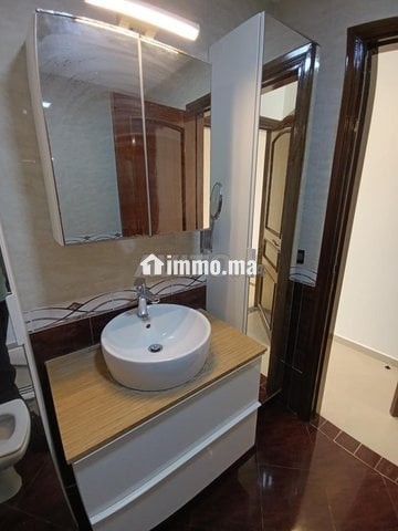 Appartement Bien Ensoleillé et Fraîchement Rénové - Location Immobilier - Casablanca - photo 8