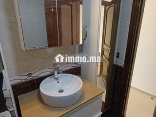 Appartement Bien Ensoleillé et Fraîchement Rénové - Appartement à louer - Casablanca