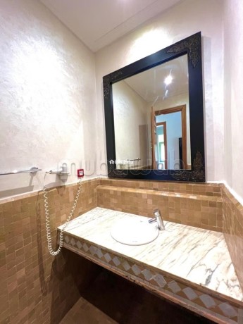 tres-bel-appartement-tt-renove-en-location-a-ennakhil-palmeraie-2-chambres-meuble-big-15