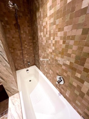 tres-bel-appartement-tt-renove-en-location-a-ennakhil-palmeraie-2-chambres-meuble-big-7