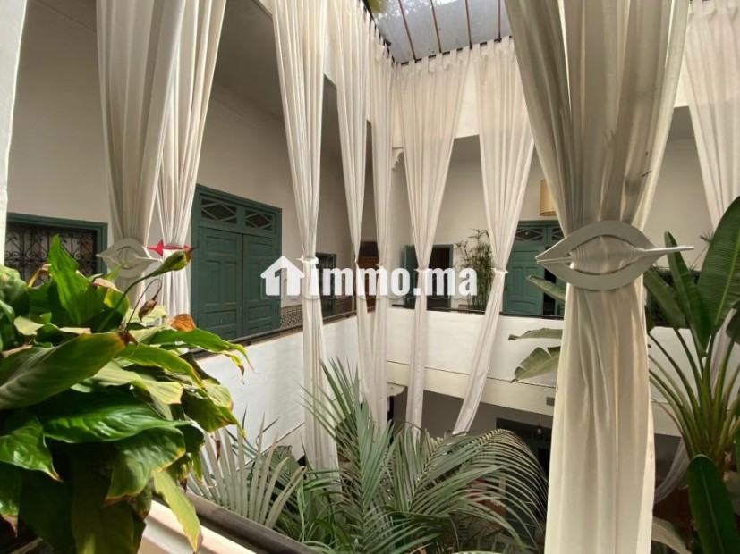 Vente riad avec 9 chambres à mouassine - Vente Immobilier - Marrakech - photo 1