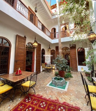 vente-riad-maison-dhote-renovee-titree-de-260m2-hab-avec-6-chambres-a-bab-doukkala-marrakech-medina-big-2