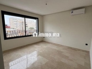 Studio neuf vide à louer à quartier Oasis - Appartement à louer - Casablanca