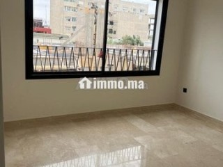 Studio neuf vide à louer à quartier Oasis - Appartement à louer - Casablanca