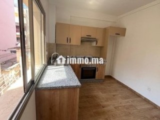 Apprt rénovée 100m2 à Maarif location - Appartement à louer - Casablanca