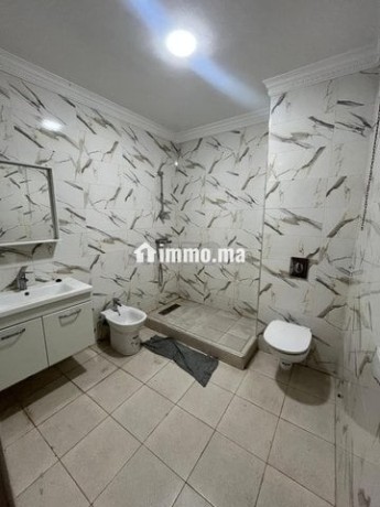 apprt-renovee-100m2-a-maarif-location-big-8