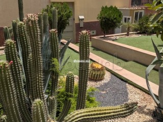 Splendide villa à vendre à Route Casablanca. 3 chambres agréables. Antenne parabolique et Porte blindée - Villa à vendre