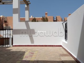Appartement à l'achat à Saïdia. 2 grandes pièces. Meublé - Appartement à vendre