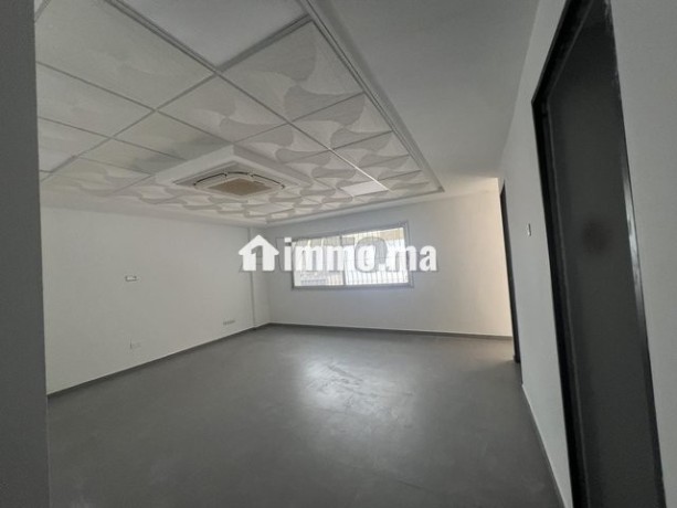 bureau-duplex-avec-cour-au-rez-de-chaussee-big-1
