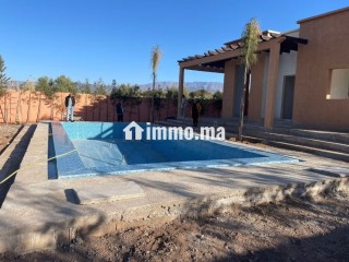 villa-a-finir-a-ghmat-vue-atlas-piscine