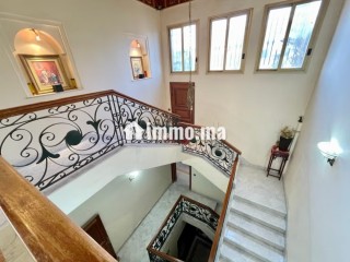 Somptueuse maison à vendre à targa.
Surface totale 1018 m² - Maison à vendre - Marrakech