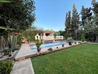 Somptueuse maison à vendre à targa.
Surface totale 1018 m² - Maison à vendre - Marrakech