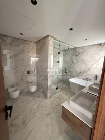 superbe-villa-a-louer-a-souissi-5-chambres-salon-traditionnel-et-systeme-dantenne-parabolique-big-10