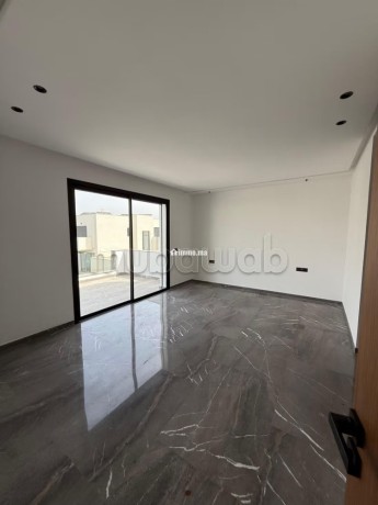 superbe-villa-a-louer-a-souissi-5-chambres-salon-traditionnel-et-systeme-dantenne-parabolique-big-11