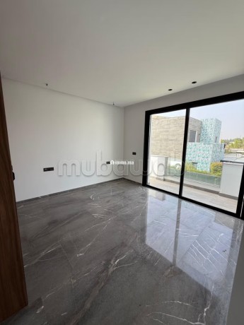 superbe-villa-a-louer-a-souissi-5-chambres-salon-traditionnel-et-systeme-dantenne-parabolique-big-17