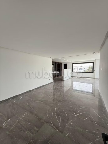 superbe-villa-a-louer-a-souissi-5-chambres-salon-traditionnel-et-systeme-dantenne-parabolique-big-19
