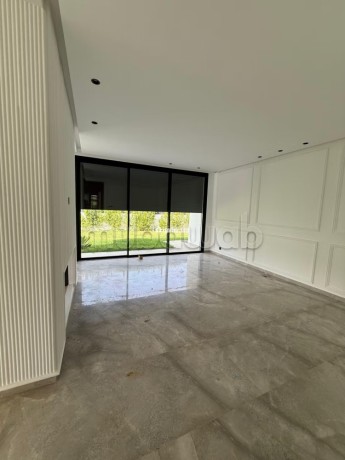 superbe-villa-a-louer-a-souissi-5-chambres-salon-traditionnel-et-systeme-dantenne-parabolique-big-4