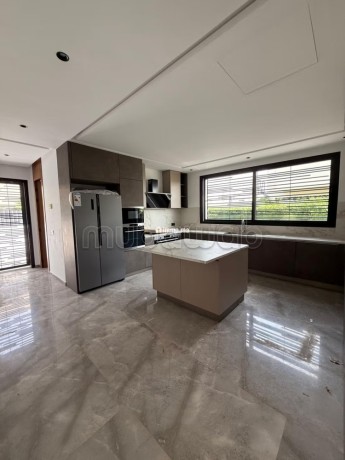 superbe-villa-a-louer-a-souissi-5-chambres-salon-traditionnel-et-systeme-dantenne-parabolique-big-7