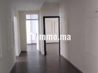 Bureau 160 m bien situé sur bd abdelmoumen tramway - Bureau à louer - Casablanca