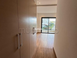 Très bel appartement en location à Riyad. Surface totale 120 m². Terrasse et ascenseur - Appartement à louer - Rabat