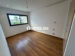 Très bel appartement en location à Riyad. Surface totale 120 m². Terrasse et ascenseur - Appartement à louer - Rabat
