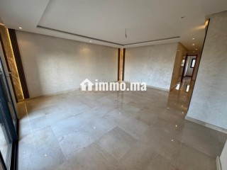 Très bel appartement en location à Riyad. Surface totale 120 m². Terrasse et ascenseur - Appartement à louer - Rabat