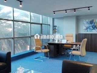 plateau-bureau-de-97-m2-bien-equipe-au-parc