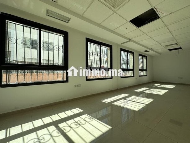 plateau-bureau-274-m2-a-louer-agdal-big-3