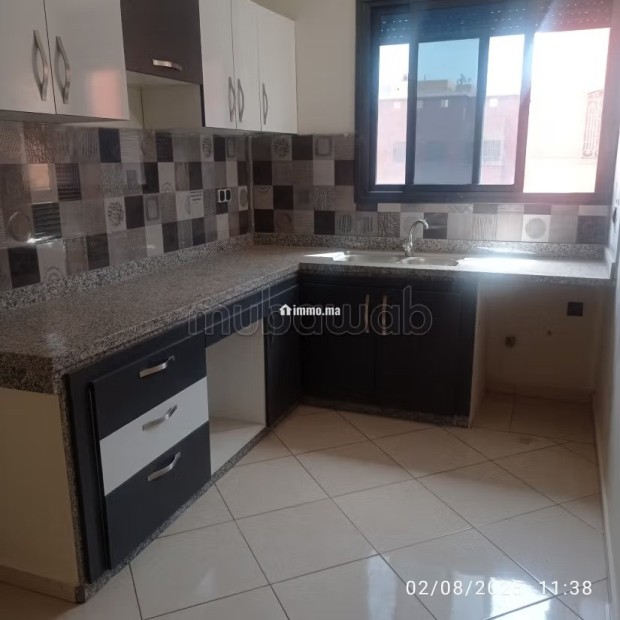 Vend appartement à Béni Mellal. 3 chambres agréables. Salon marocain traditionnel - Vente Immobilier - Autre - photo 2