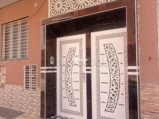 vend-appartement-a-beni-mellal-3-chambres-agreables-salon-marocain-traditionnel