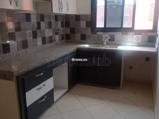 Vend appartement à Béni Mellal. 3 chambres agréables. Salon marocain traditionnel - Appartement à vendre - Autre