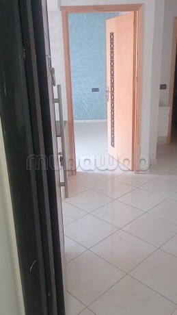 vend-appartement-a-beni-mellal-3-chambres-agreables-salon-marocain-traditionnel-big-10