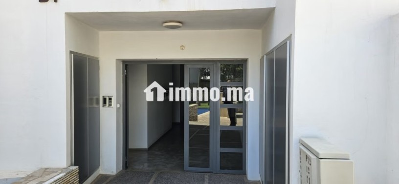 appartement-2-chambres-de-97-m2-parking-piscine-big-5