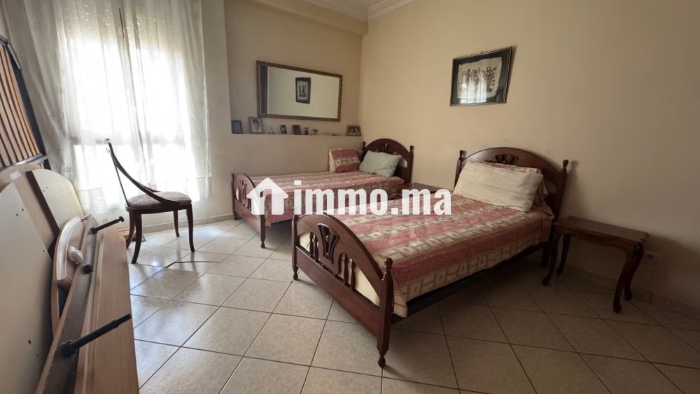Appartement à vendre sur Bd Bir Anzarane côté hôtel Addagio. Surface totale 177 m². Ascenseur et terrasse - Vente Immobilier - Casablanca - photo 3