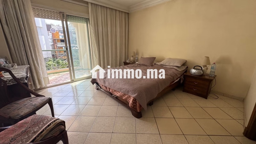 Appartement à vendre sur Bd Bir Anzarane côté hôtel Addagio. Surface totale 177 m². Ascenseur et terrasse - Vente Immobilier - Casablanca - photo 7