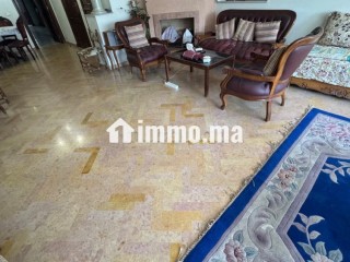 Appartement à vendre sur Bd Bir Anzarane côté hôtel Addagio. Surface totale 177 m². Ascenseur et terrasse - Appartement à vendre - Casablanca