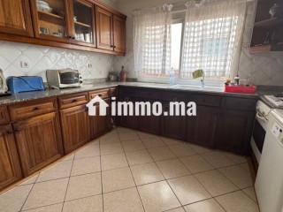 Appartement à vendre sur Bd Bir Anzarane côté hôtel Addagio. Surface totale 177 m². Ascenseur et terrasse - Appartement à vendre - Casablanca